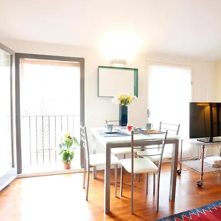 Apartment Charming In Brera/centre